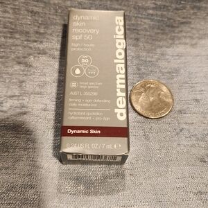 Dermalogica Dynamic Skin Recovery SPF 50 - Gray and White